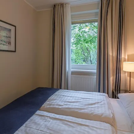 Grasnelke - Mit Terrasse Zum Kurpark Im Ostseeheilbad * 青斯特